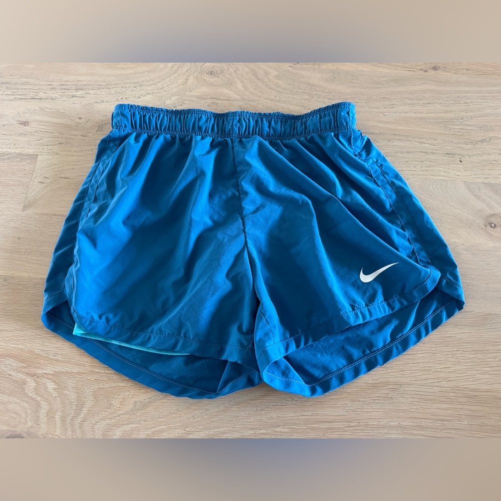 Nike Women's Tempo Dri-FIT lined Running Shorts blue size small